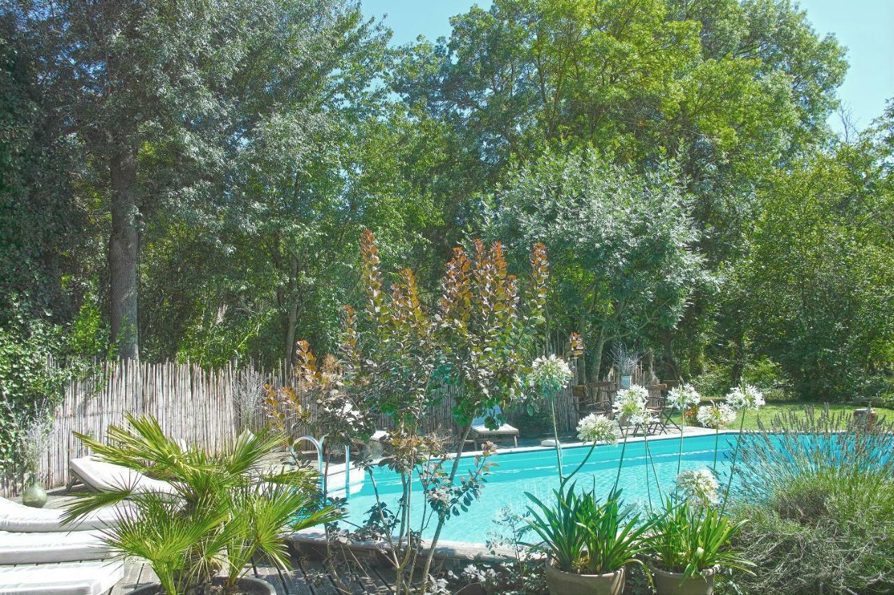 Le Moulin De Picaud Bed & Breakfast Grans Bagian luar foto