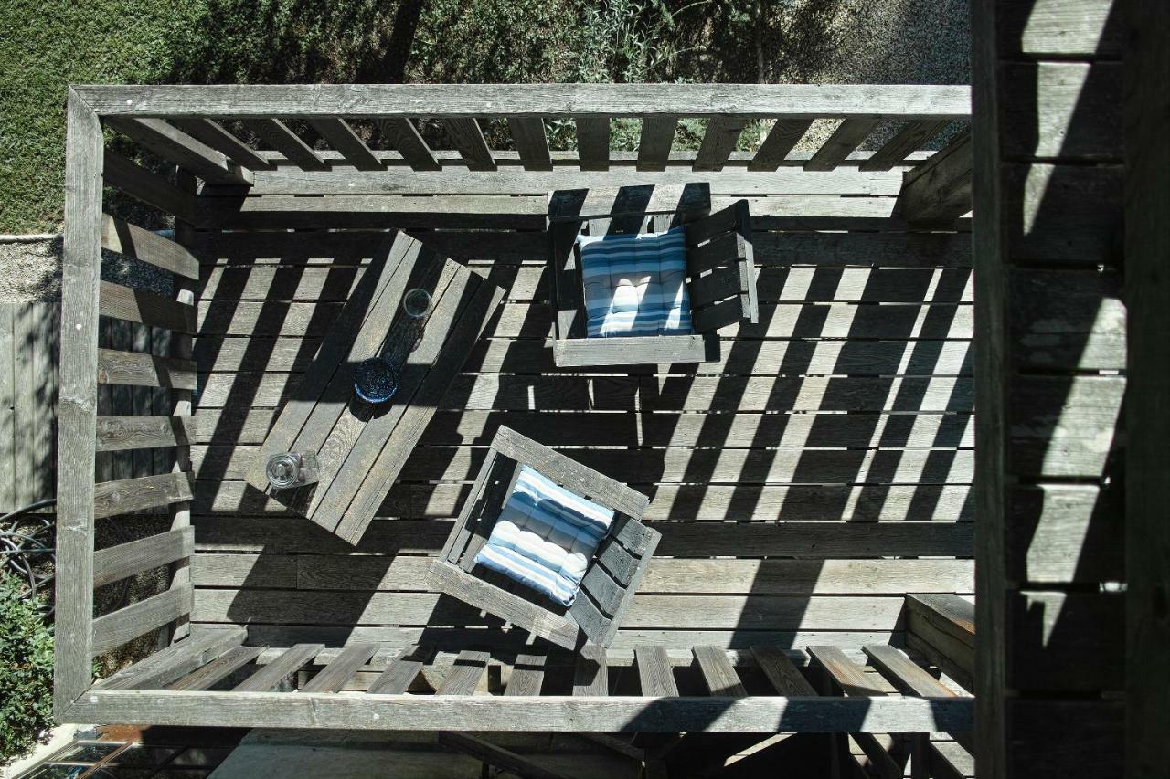 Le Moulin De Picaud Bed & Breakfast Grans Bagian luar foto