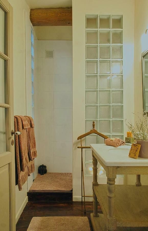 Le Moulin De Picaud Bed & Breakfast Grans Bagian luar foto