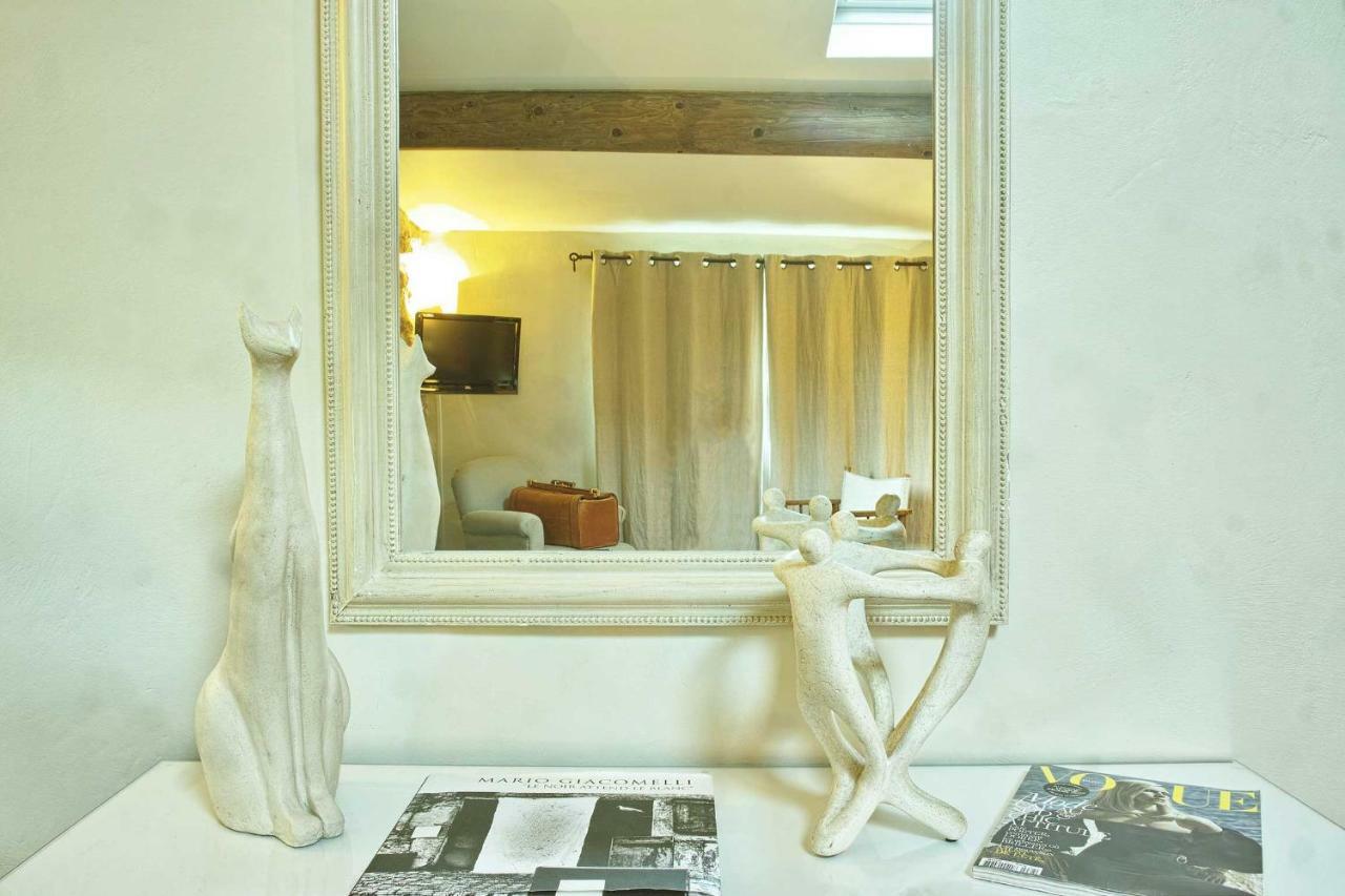 Le Moulin De Picaud Bed & Breakfast Grans Bagian luar foto